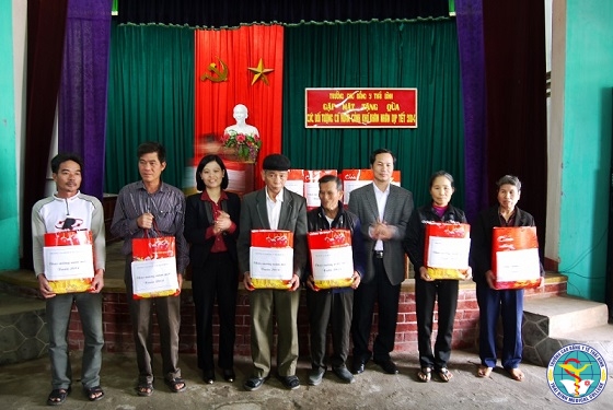 Chăm lo Tết cho đối tượng chính sách và người nghèo tại xã Tây Ninh - Tiền Hải