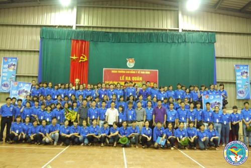 Đoàn trường tổ chức lễ ra quân các đội hình thanh niên tình nguyện hè năm 2014