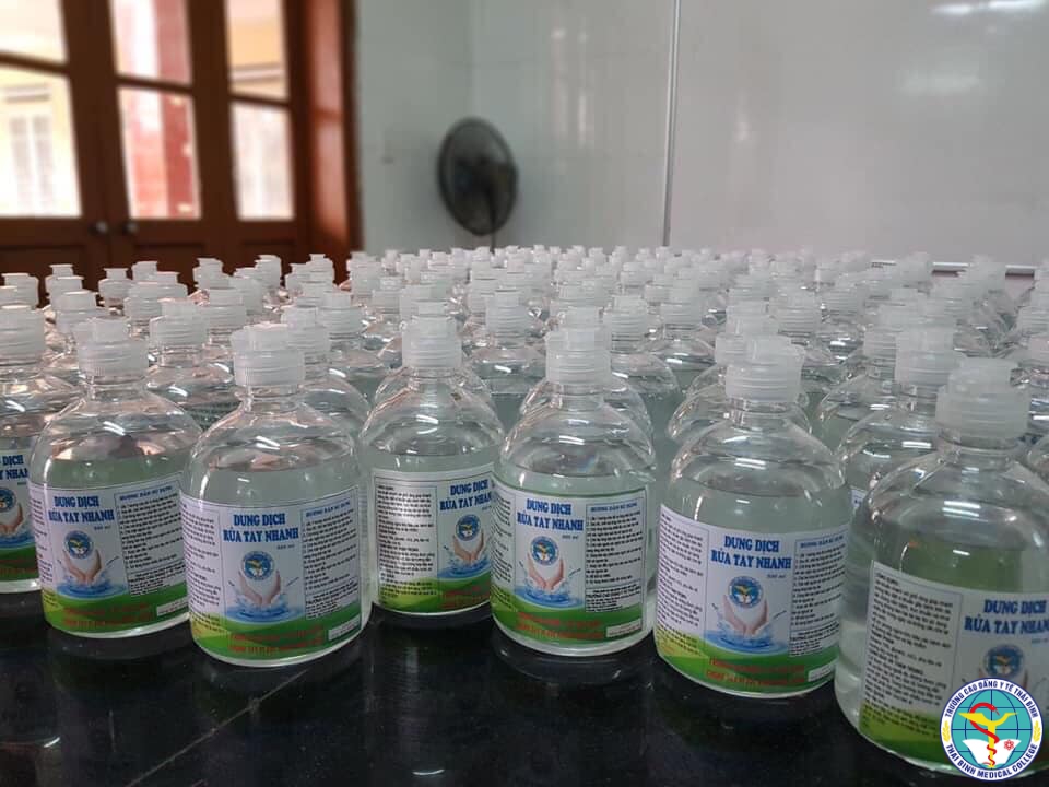 Trường Cao đẳng Y tế Thái Bình cung cấp dung dịch rửa tay nhanh phòng, chống dịch Covid-19