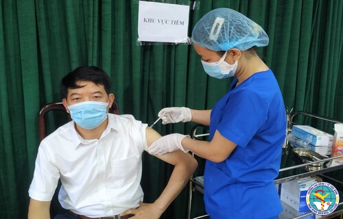 Trường Cao đẳng Y tế Thái Bình tổ chức tiêm vắc xin phòng Covid-19 mũi 1 đợt 2