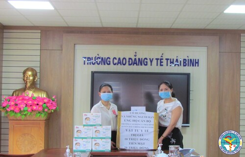 Trường Cao đẳng Y tế Thái Bình tiếp nhận thiết bị y tế phòng, chống dịch Covid-19