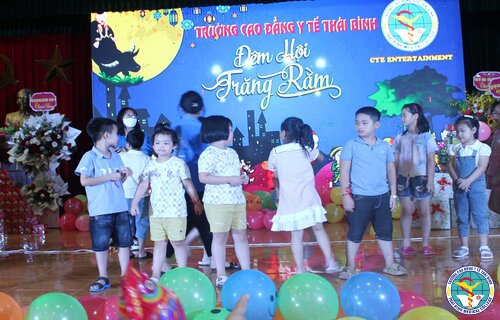 Trường Cao đẳng Y tế Thái Bình tổ chức "Đêm hội trăng rằm" cho con em cán bộ, giảng viên, người lao động