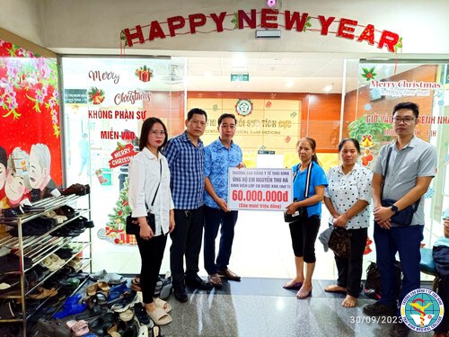 Trường Cao đẳng Y tế Thái Bình trao số tiền quyên góp ủng hộ sinh viên Nguyễn Thu Hà mắc bệnh hiểm nghèo