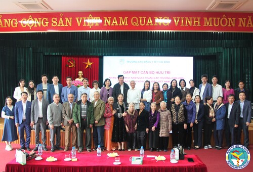 Trường Cao đẳng Y tế Thái Bình gặp mặt cán bộ hưu trí nhân Kỷ niệm 65 năm thành lập trường và Chào mừng ngày Nhà giáo Việt Nam 20/11