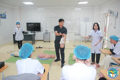 Hợp tác quốc tế: Đoàn Đại học Kangwon (Hàn Quốc) sang giảng dạy và cấp chứng chỉ CPR tại Trường Cao đẳng Y tế Thái Bình
