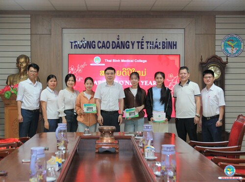 Gặp mặt, chúc Tết sinh viên Lào nhân dịp Tết cổ truyền Bunpimay