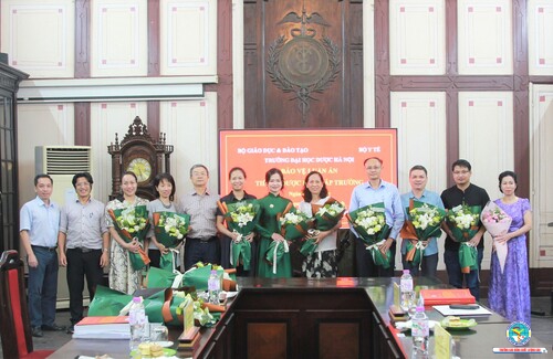 Nghiên cứu sinh Nguyễn Thị Hoàng Anh - Trường Cao đẳng Y tế Thái Bình bảo vệ xuất sắc Luận án Tiến sĩ tại Đại học Dược Hà Nội