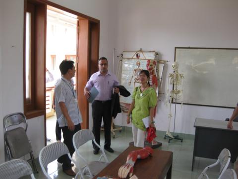 Công ty tư vấn MCKinsey tới thăm và làm việc với trường về xây dựng thành phố Y tế