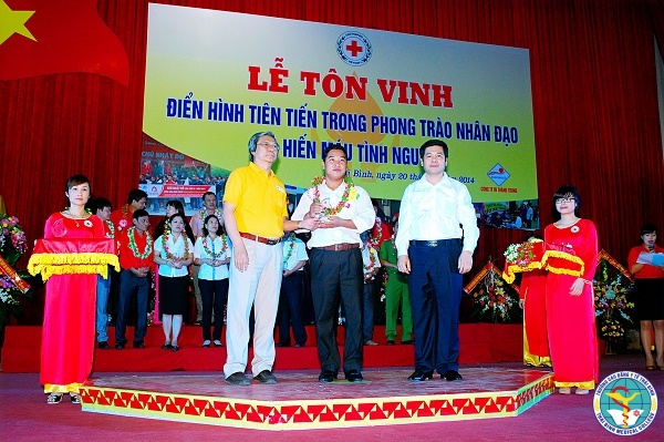 Thái Bình tổ chức lễ tôn vinh điển hình tiên tiến trong phong trào nhân đạo và hiến máu tình nguyện